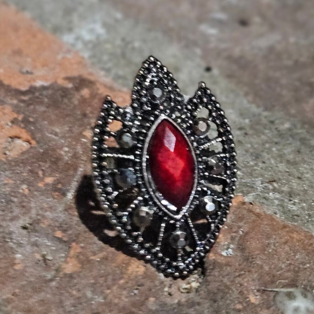 Retro Renfair Costume Jewelry Statement Adjustable Crest Cocktail Ring